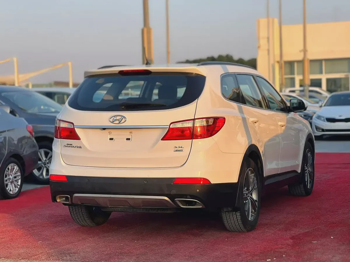 2016 | Hyundai Santa - Fe |  V6 | 7 Seaters | GCC | 3.3L | Ref#885-5-5