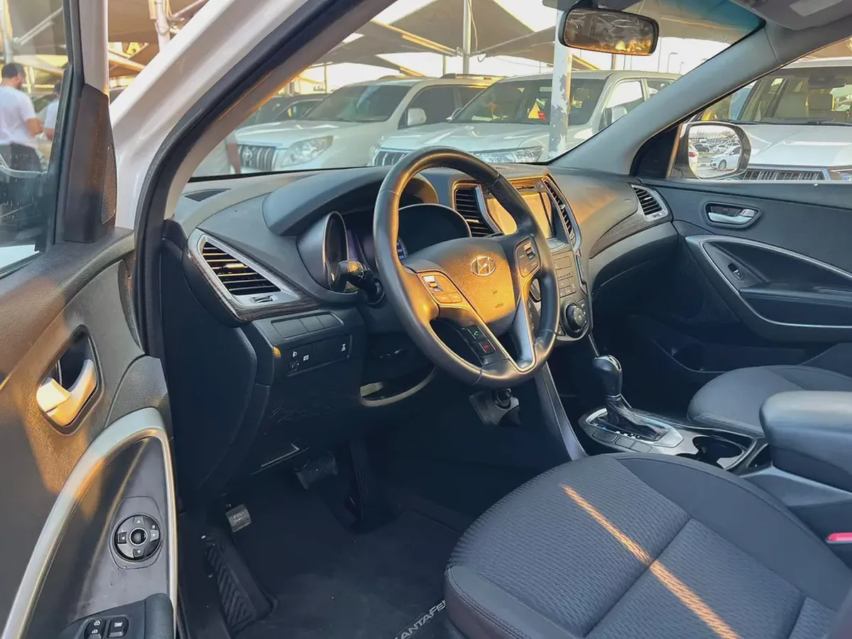 2016 | Hyundai Santa - Fe |  V6 | 7 Seaters | GCC | 3.3L | Ref#885-8-8