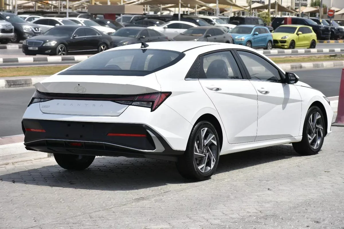 HYUNDAI ELANTRA LUXURY 2025 | WHITE LIKE-1-1