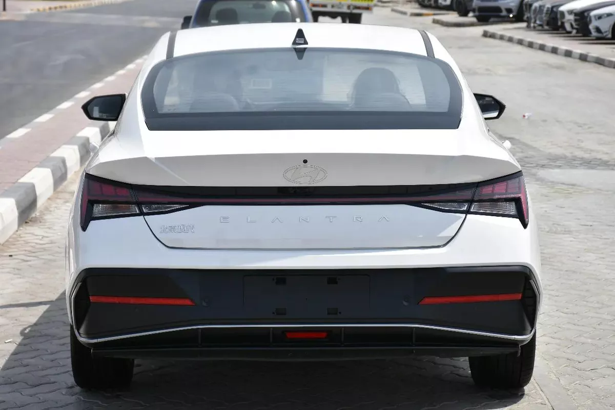 HYUNDAI ELANTRA LUXURY 2025 | WHITE LIKE-4-4