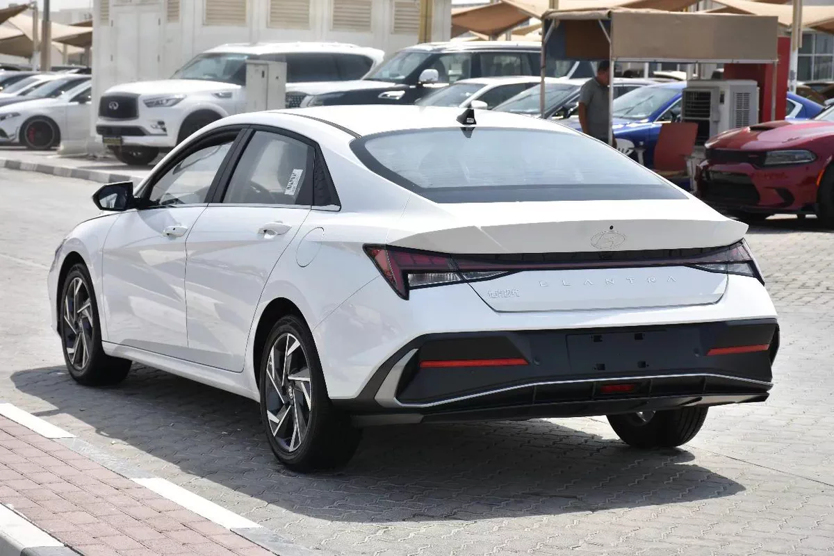 HYUNDAI ELANTRA LUXURY 2025 | WHITE LIKE-3-3