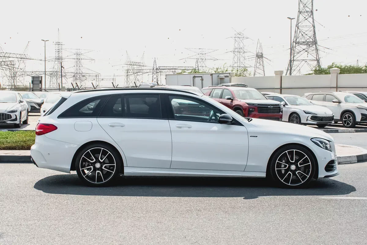 2016 - BENZ C450 STATION - SUPER CLEAN - LIKE NEW - ONLY 25,000 KM-3-3