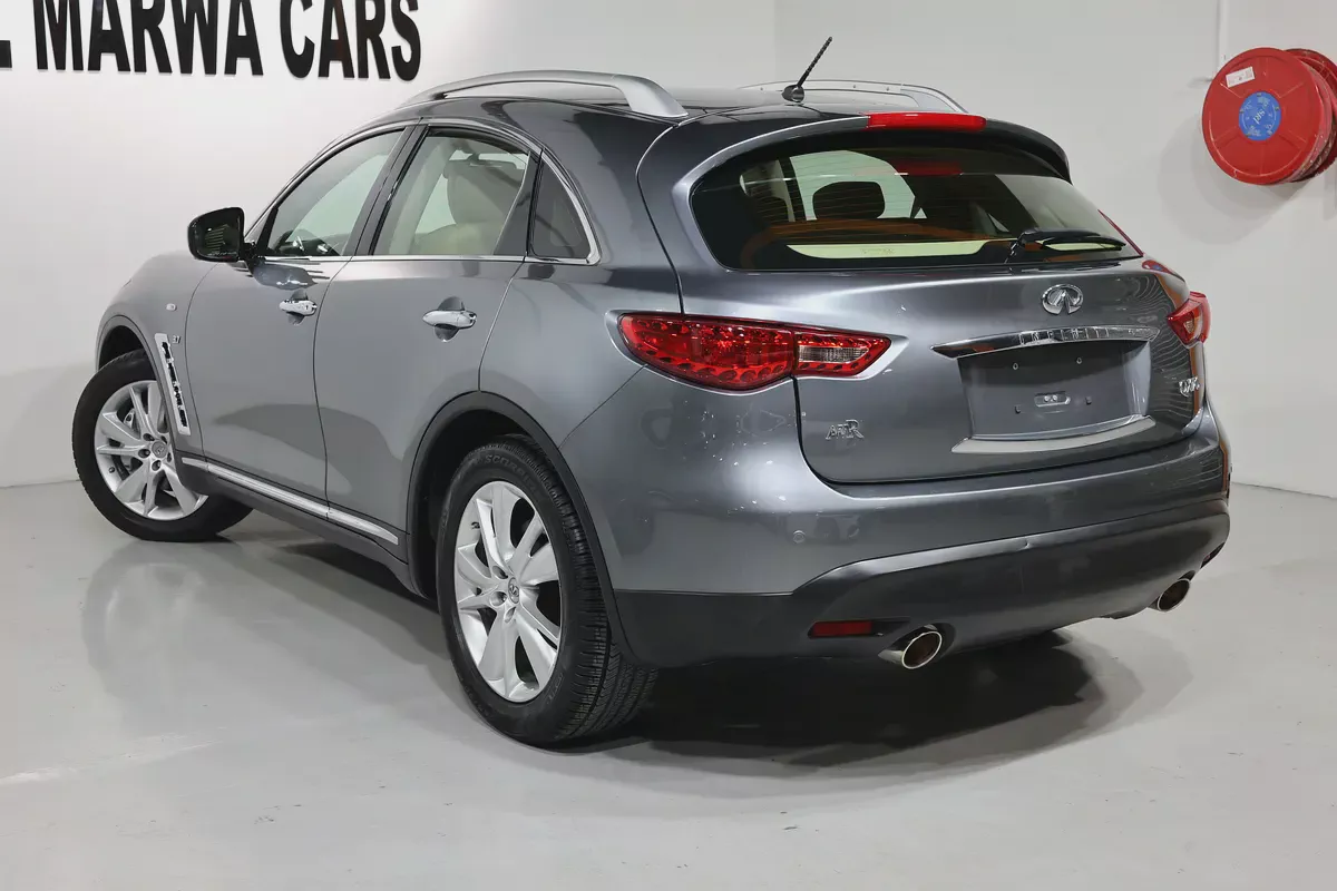 Pristine 2020 Infiniti QX70 Luxury | GCC Specs | Low Mileage-2-2