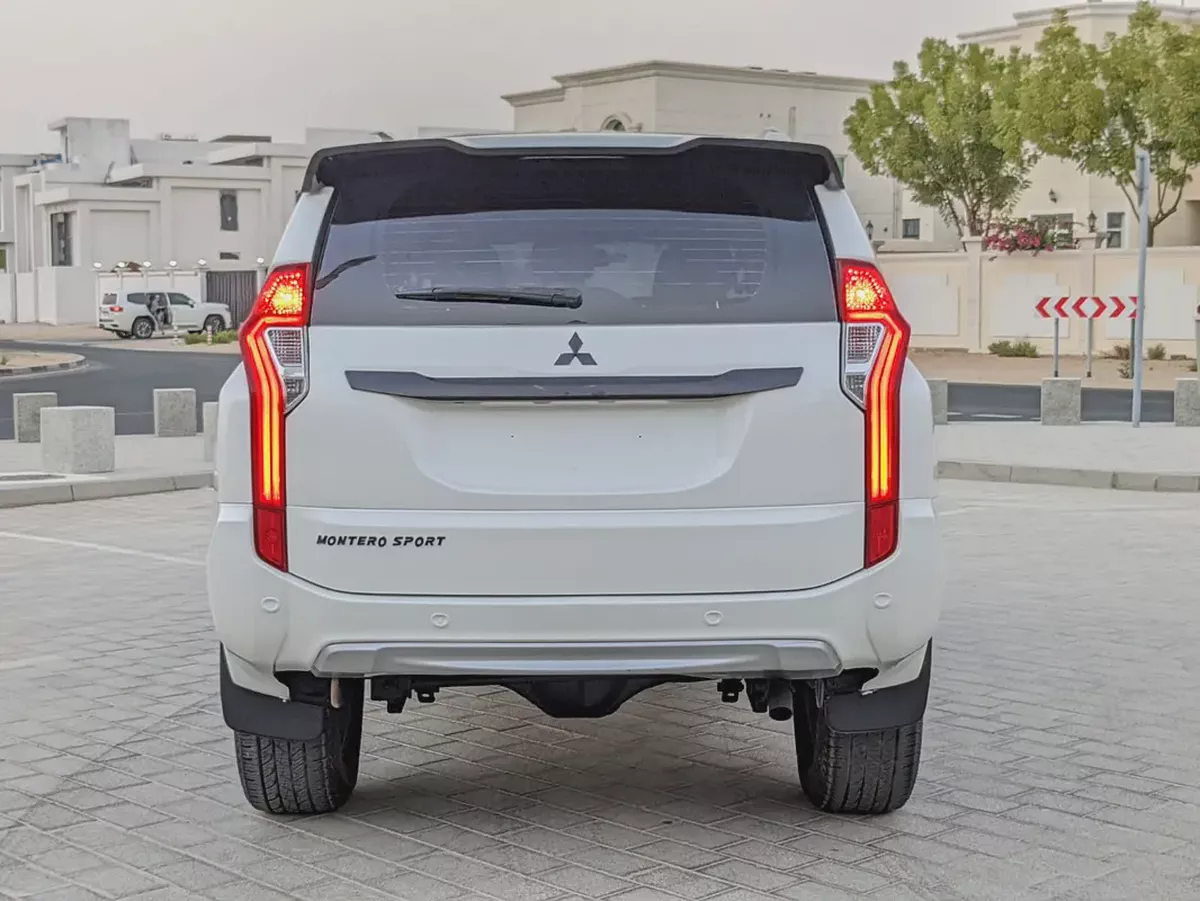 MITSUBISHI MONTERO SPORT 2019 GLS 4WD FULL OPTION GCC IN EXCELLENT CONDITION-5-5