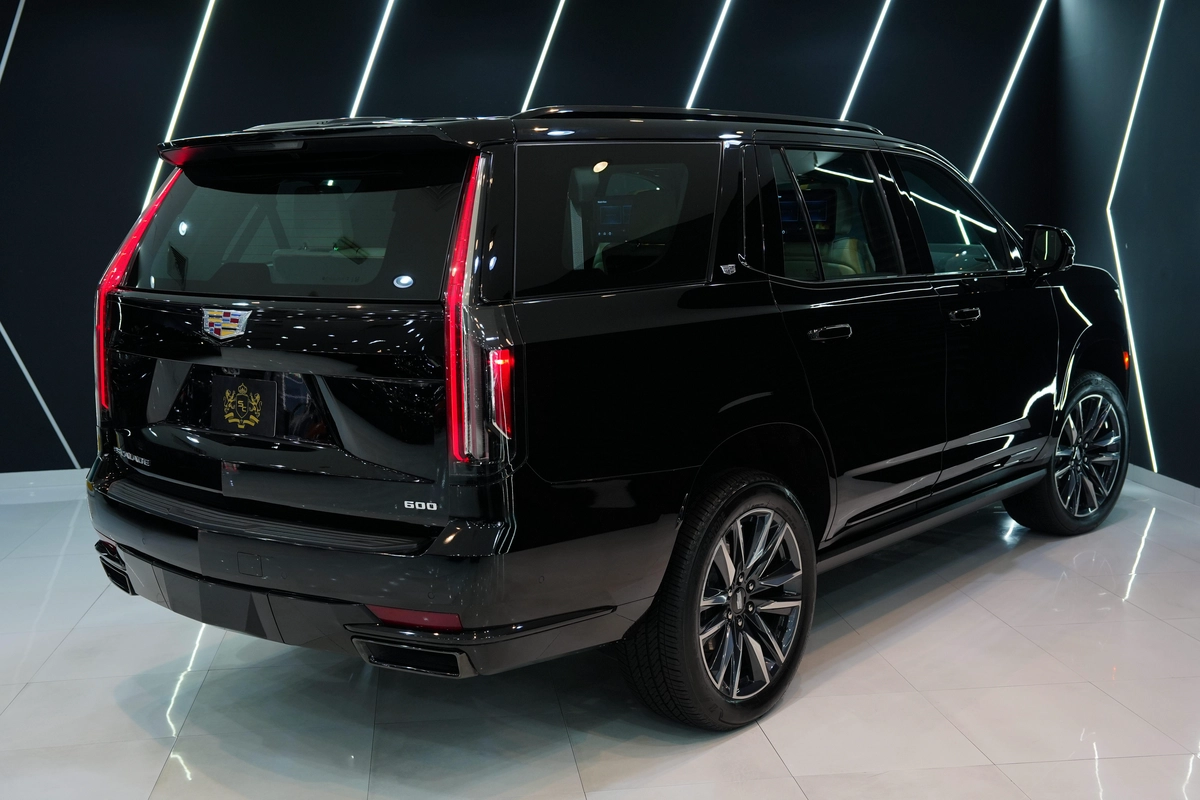 Cadillac Escalade Sport 600 2023-16-16