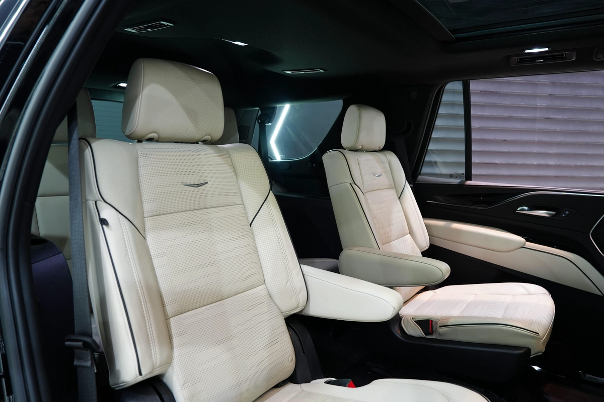 Cadillac Escalade Sport 600 2023-10-10