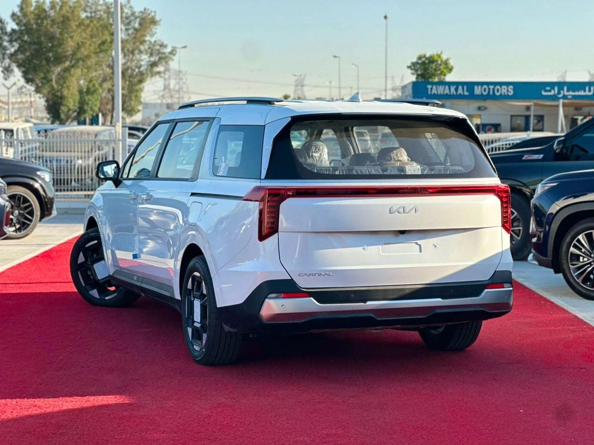 Kia Carnival Brand New Kia Carnival 2026 9 seats-3-3
