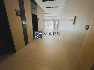 | Spacious | Kitchen Appliances |. Community View |-3