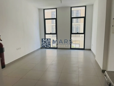 | Spacious | Kitchen Appliances |. Community View |-4