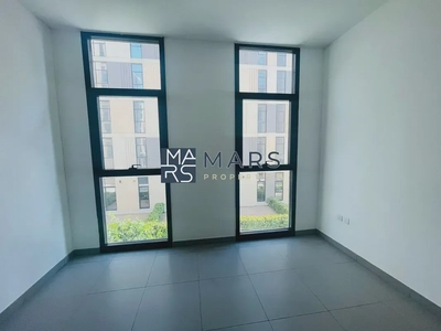 | Spacious | Kitchen Appliances |. Community View |-8