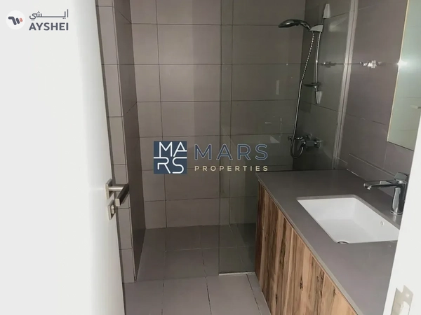 | Spacious | Kitchen Appliances |. Community View |