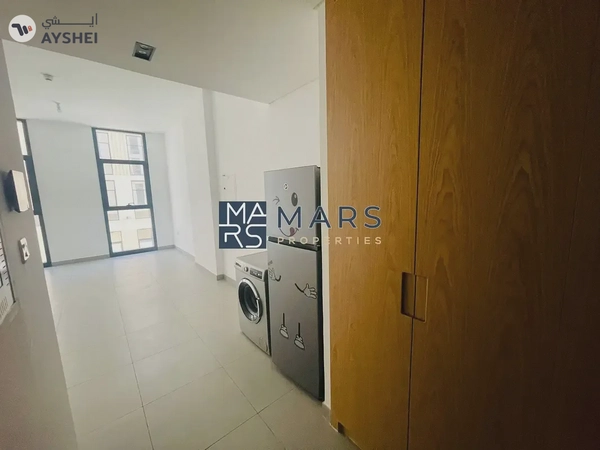 | Spacious | Kitchen Appliances |. Community View |