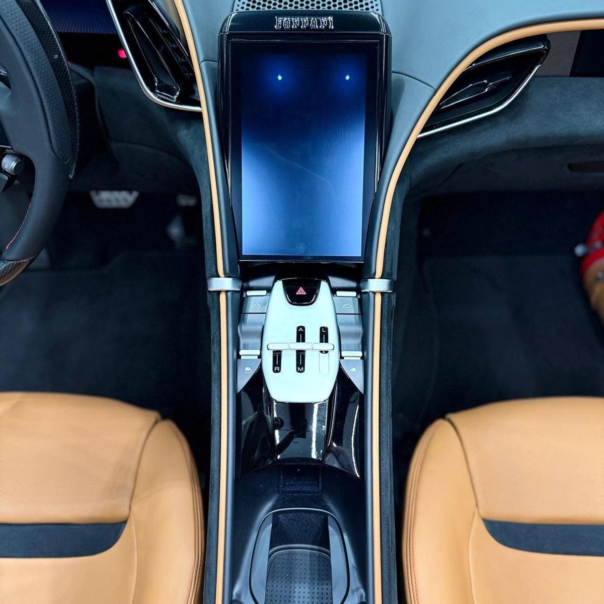 Ferrari Roma Spider | Brand New | GCC Specs with 5 years warranty and 7 years service contract | Latest Ferrari C-9-0