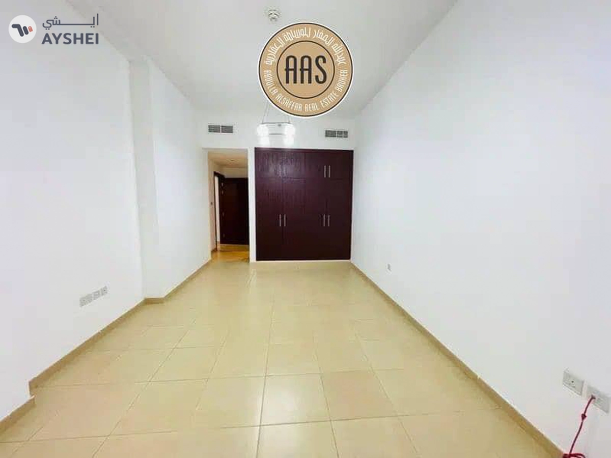 In prime location huge 2bhk with all amenities-8-8