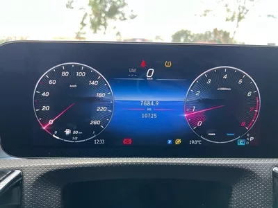 Mercedes Benz CLA250 PREMIUM-12