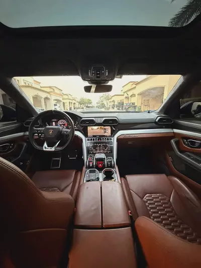 2021 Lamborghini Urus GCC Specs 55,000 km (Full History) Lambo Service Package-11