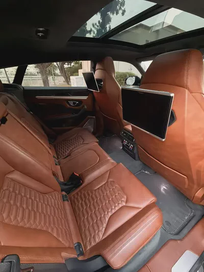 2021 Lamborghini Urus GCC Specs 55,000 km (Full History) Lambo Service Package-6