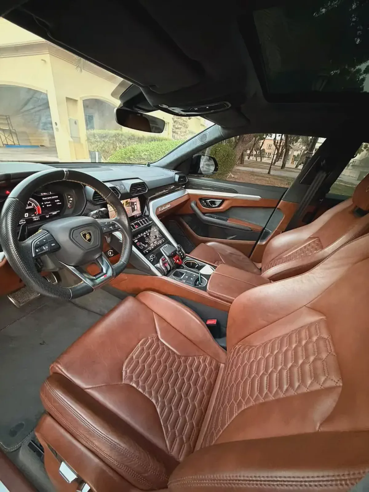 2021 Lamborghini Urus GCC Specs 55,000 km (Full History) Lambo Service Package-4-4