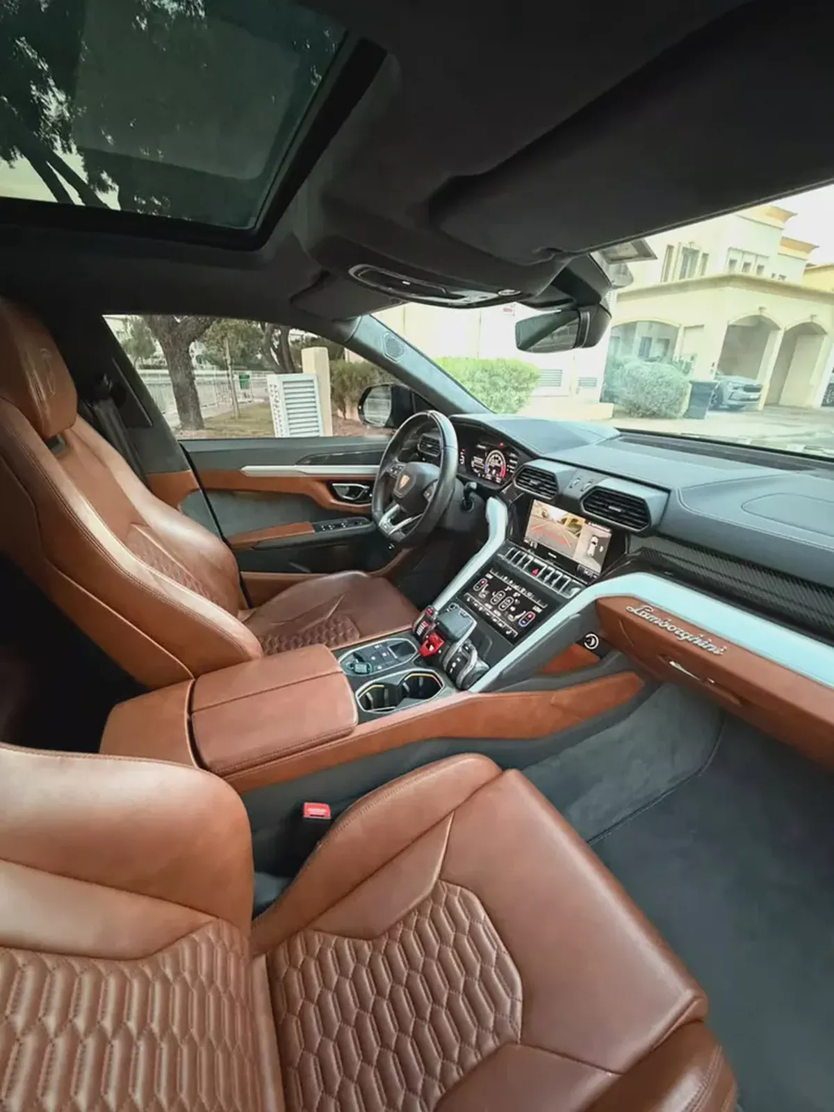 2021 Lamborghini Urus GCC Specs 55,000 km (Full History) Lambo Service Package-8-8