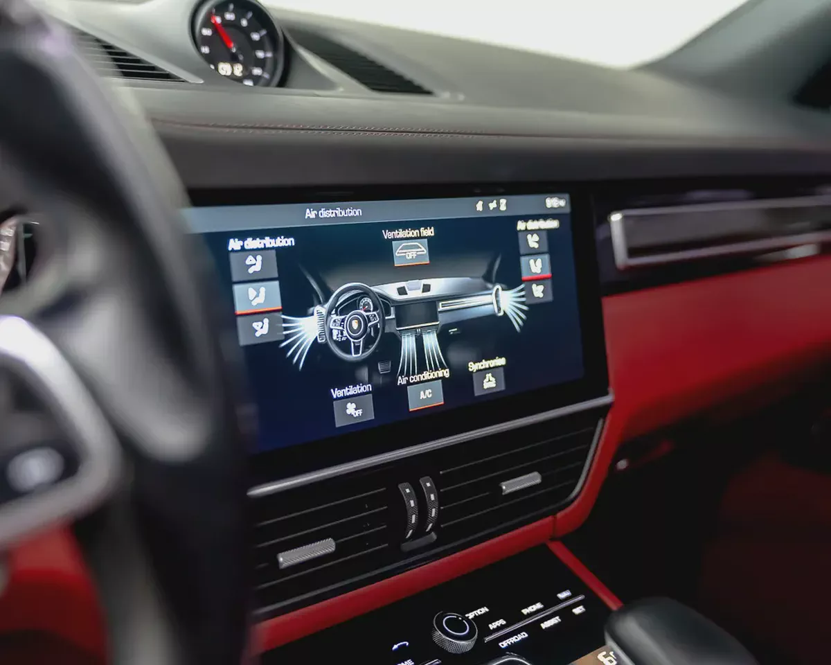 PORSCHE CAYENNE COUPE - 2023 - GCC Specs - WARRANTY TILL FEB 27 - FSH - EXCELLENT CONDITION-9-9