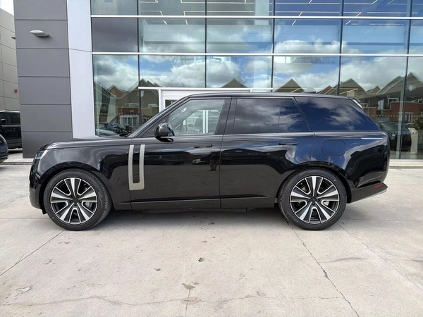 Land Rover Range Rover P460E Plug in Hybrid Brand New * Export Price *