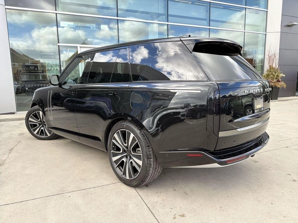 Land Rover Range Rover P460E Plug in Hybrid Brand New * Export Price *