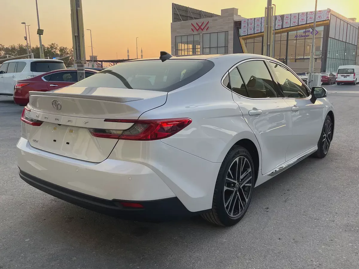 2026 Toyota Camry GLE | GCC Specs | Brand New Luxury Sedan-4-4