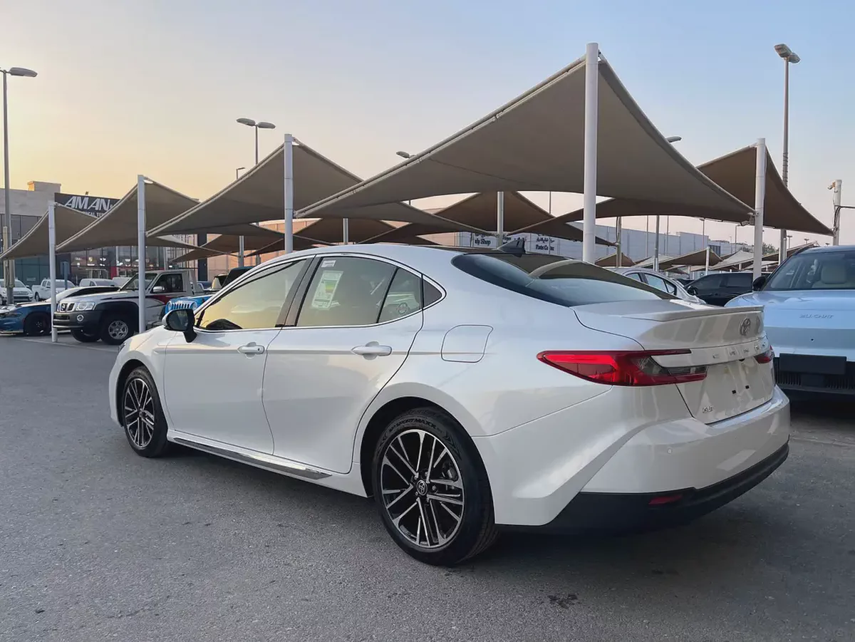 2026 Toyota Camry GLE | GCC Specs | Brand New Luxury Sedan-5-5