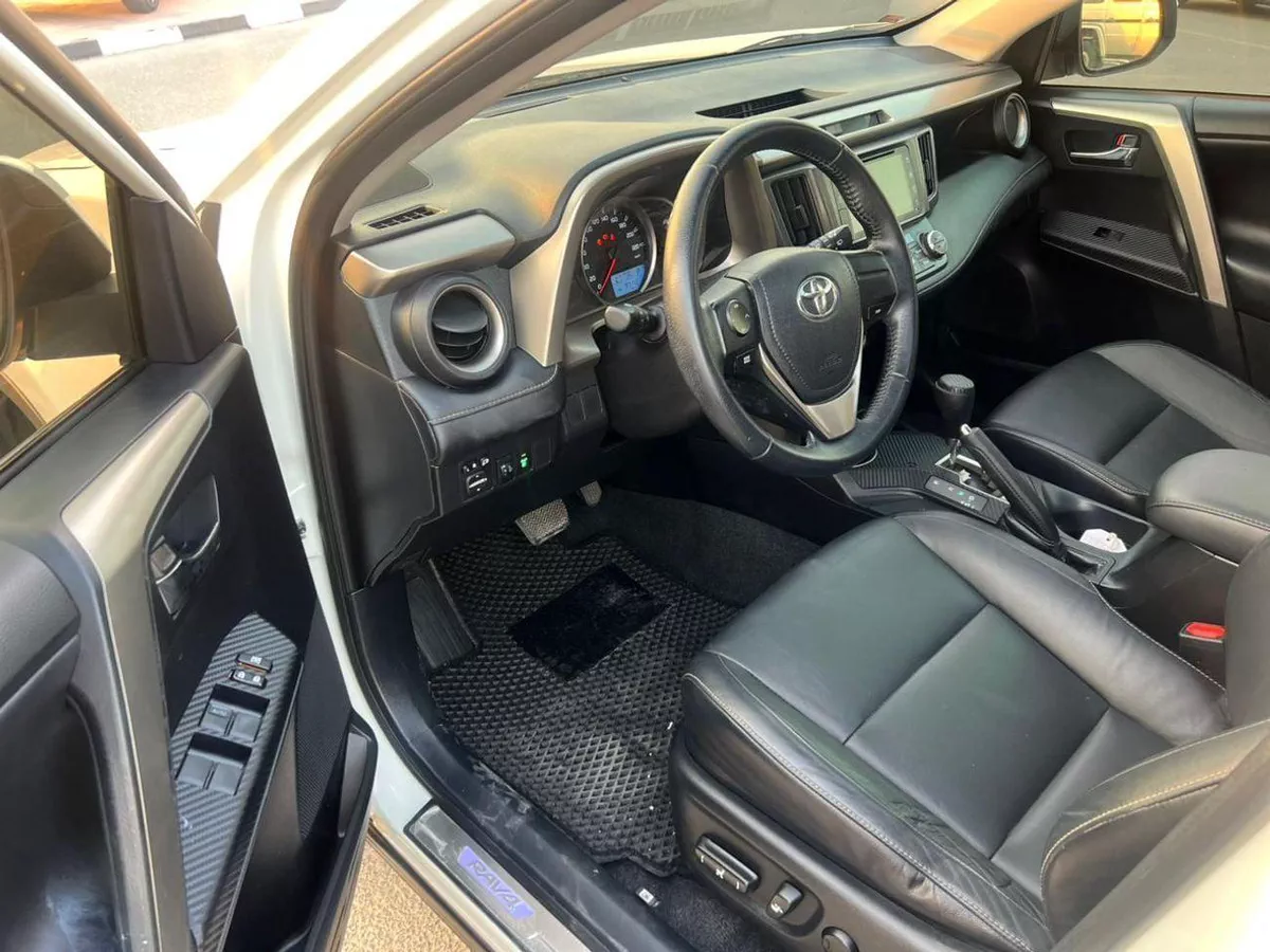 Toyota RAV4  2014 Toyota Rav4 Full Option 2.5L V4 - Sunroof - Rear Camera - Leather Seat - Japanese Specs-9-0