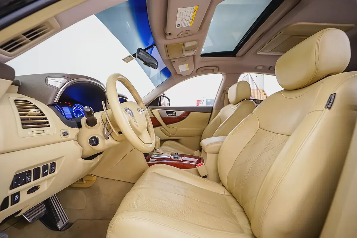 AED 985 PM | INFINITY QX70 LUXURY 2015 | WELL MAINTAINED | 1 YEAR WARRANTY | GCC-9-9