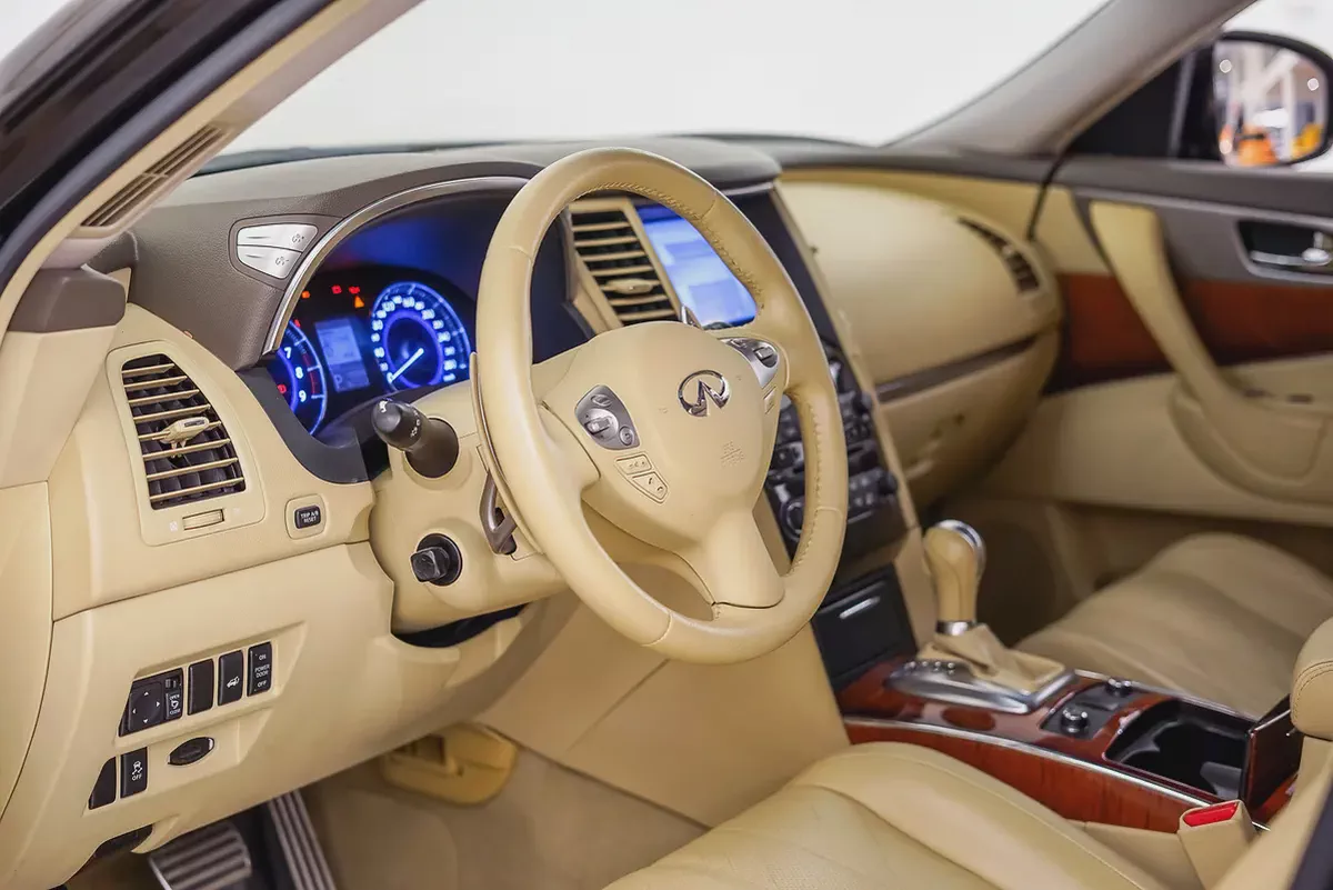AED 985 PM | INFINITY QX70 LUXURY 2015 | WELL MAINTAINED | 1 YEAR WARRANTY | GCC-10-10
