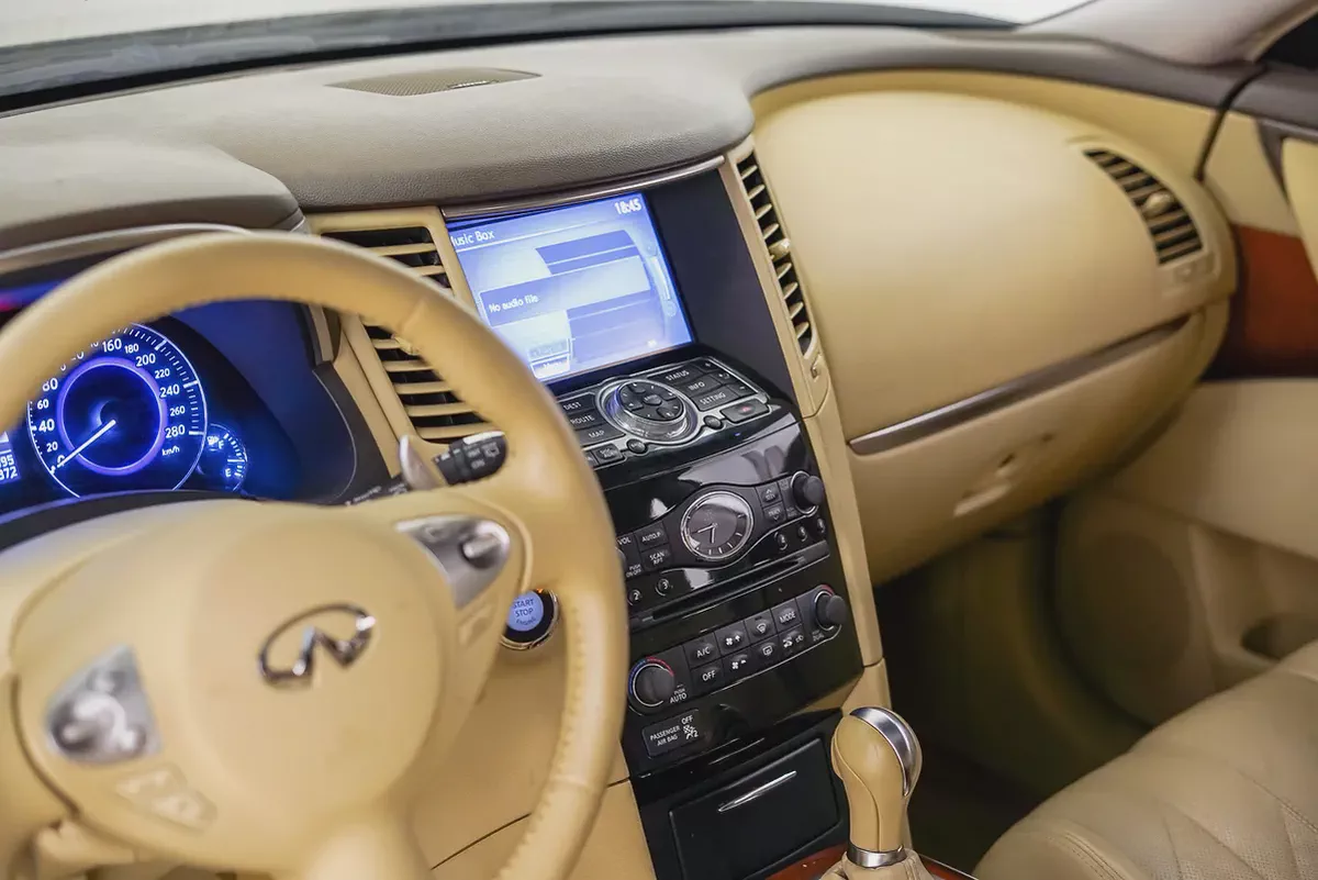 AED 985 PM | INFINITY QX70 LUXURY 2015 | WELL MAINTAINED | 1 YEAR WARRANTY | GCC-11-11