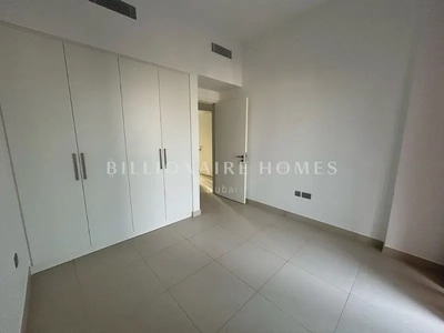 Bright and Spacious 3-Bedroom Villa in Camelia 2, Arabian Ranches - Perfect Family Home in a Tranquil Community-1