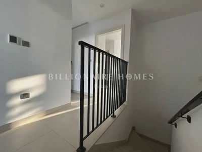 Bright and Spacious 3-Bedroom Villa in Camelia 2, Arabian Ranches - Perfect Family Home in a Tranquil Community-2
