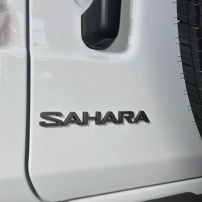 2025 Jeep Wrangler Sahara V6-12