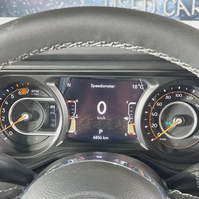 2025 Jeep Wrangler Sahara V6-5