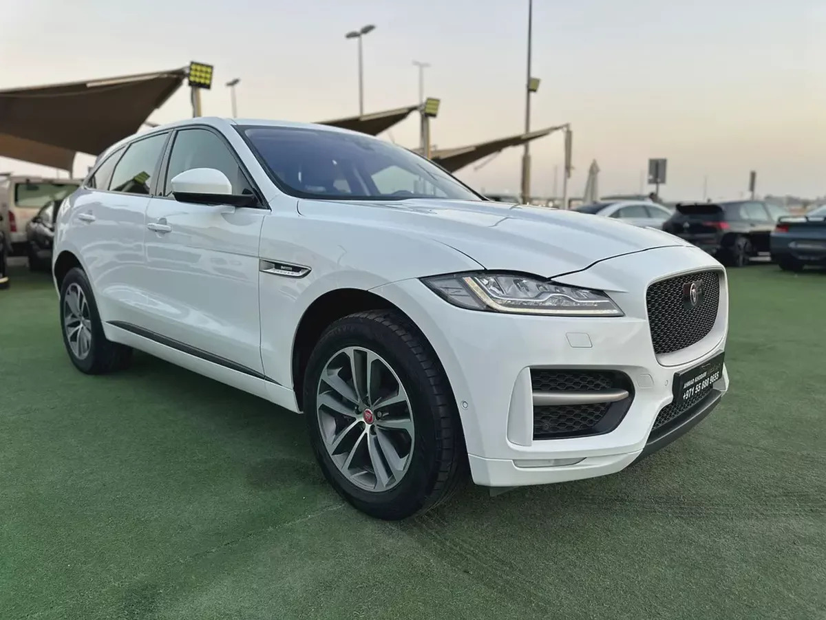 (2019) JAGUAR F PACE //R-SPORT// GCC FULL OPTION -EXCELLENT CONDITION--3-3