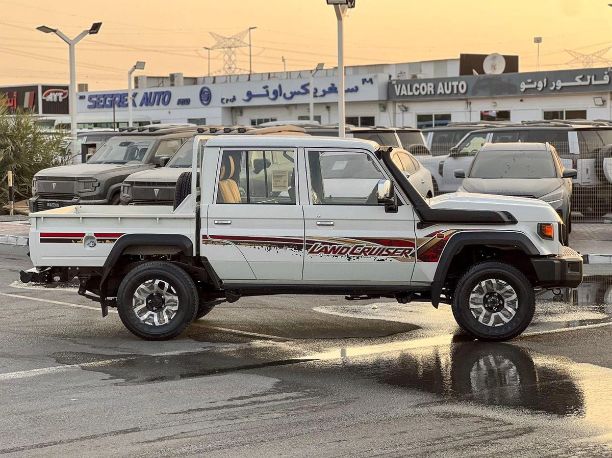 Toyota Land Cruiser Pick Up 2026 Toyota Land Cruiser LC79 Double Cab LX-Z AT - EXPORT ONLY-3-0