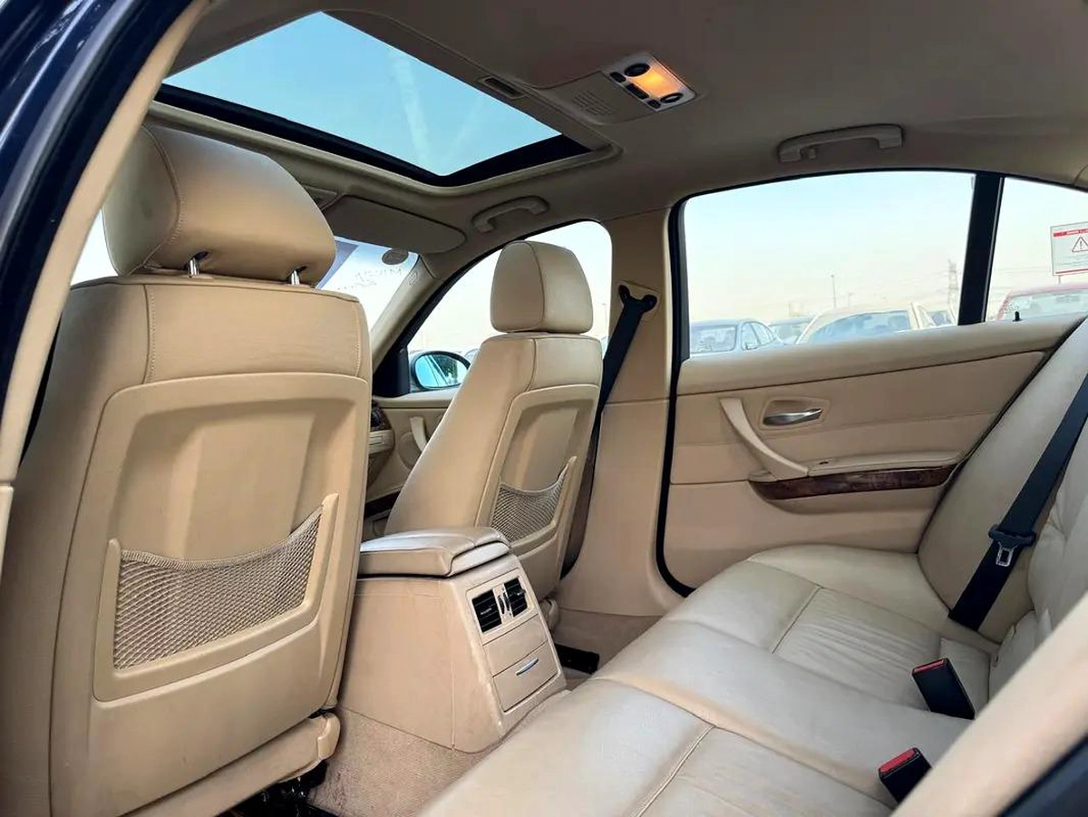 BMW 323i | 2006 | BEIGE INTERIOR | JAPAN IMPORT | CLEAN TITLE |