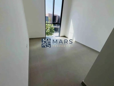 "Stunning 4-Bedroom Middle Unit Townhouse in Masaar – For rent-8