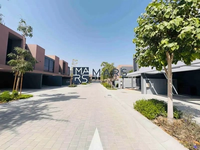 "Stunning 4-Bedroom Middle Unit Townhouse in Masaar – For rent-0
