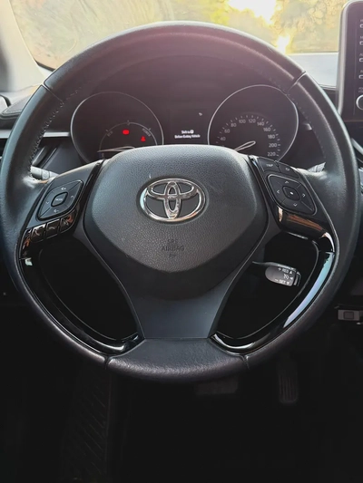 TOYOTA C-HR—2021–GCC—FREE ACCIDENT—ORIGINAL PAINT—HYBRID—EXCELLENT CONDITION-12
