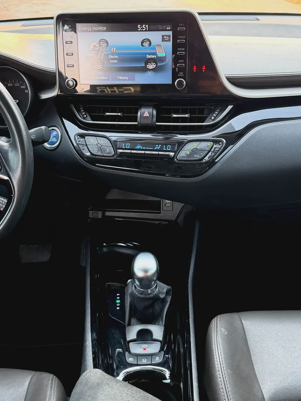 TOYOTA C-HR—2021–GCC—FREE ACCIDENT—ORIGINAL PAINT—HYBRID—EXCELLENT CONDITION