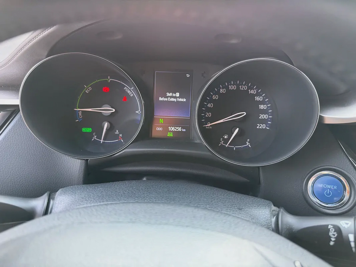 TOYOTA C-HR—2021–GCC—FREE ACCIDENT—ORIGINAL PAINT—HYBRID—EXCELLENT CONDITION