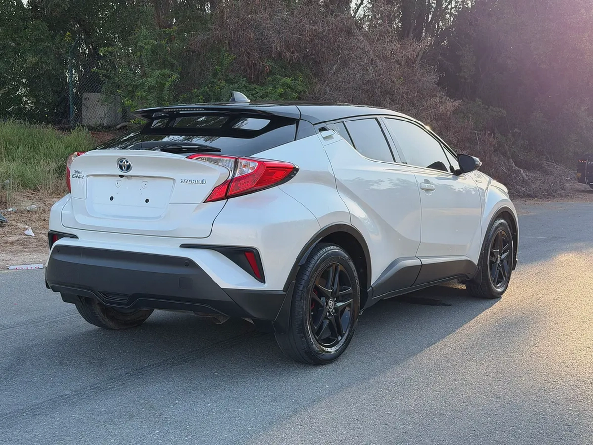TOYOTA C-HR—2021–GCC—FREE ACCIDENT—ORIGINAL PAINT—HYBRID—EXCELLENT CONDITION