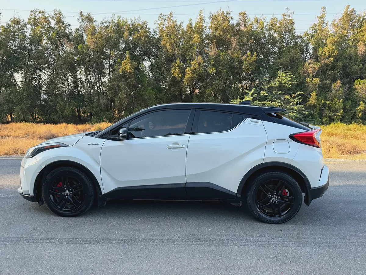 TOYOTA C-HR—2021–GCC—FREE ACCIDENT—ORIGINAL PAINT—HYBRID—EXCELLENT CONDITION