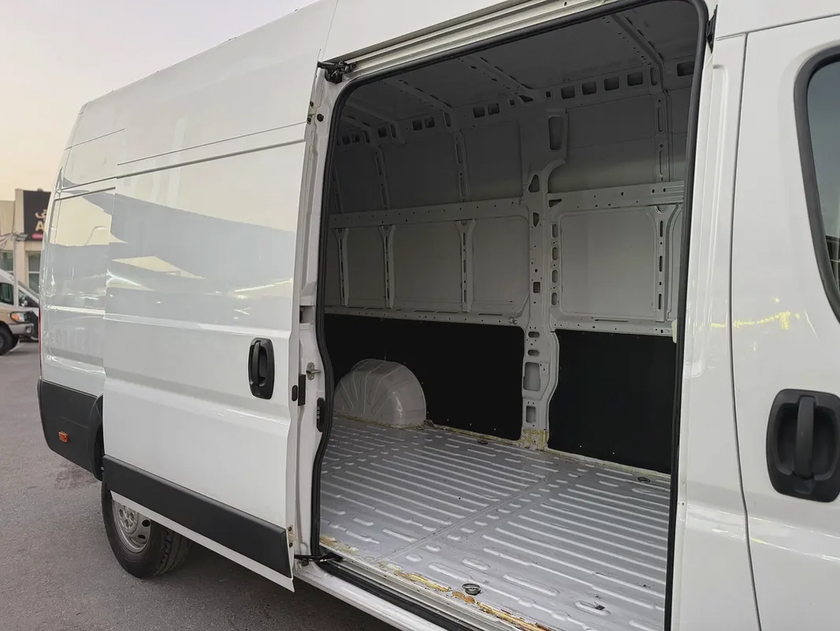 Peugeot Boxer 2023 White High Roof-11-11