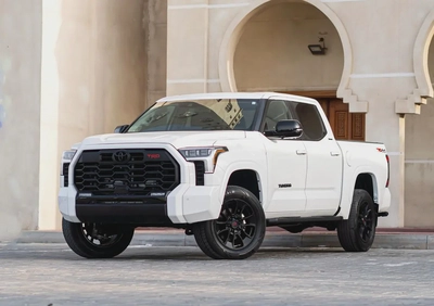 TOYOTA TUNDRA 2024 CRE WHITE-0
