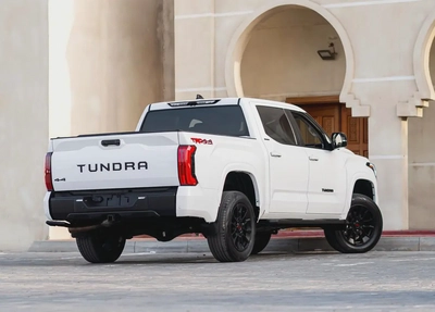 TOYOTA TUNDRA 2024 CRE WHITE-2
