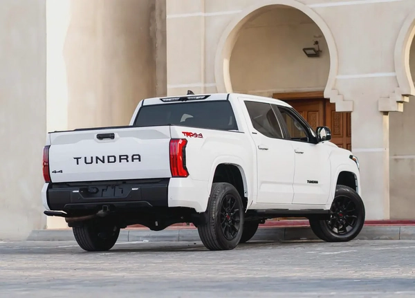 TOYOTA TUNDRA 2024 CRE WHITE